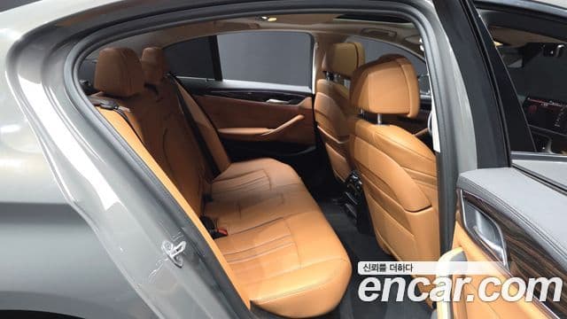 BMW 5 Series 2020 — ფოტო 12/20