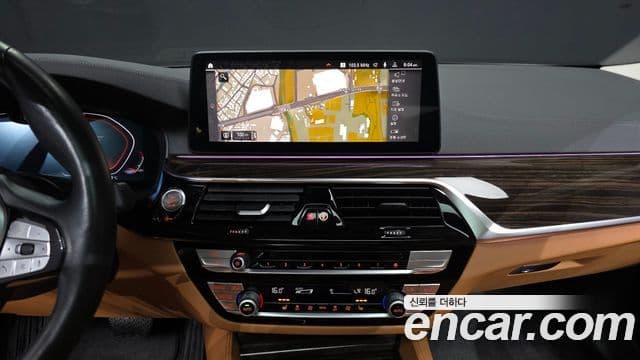 BMW 5 Series 2020 — ფოტო 14/20
