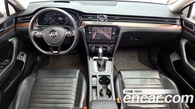 Volkswagen Passat GT 2018 — Şəkil 7/20