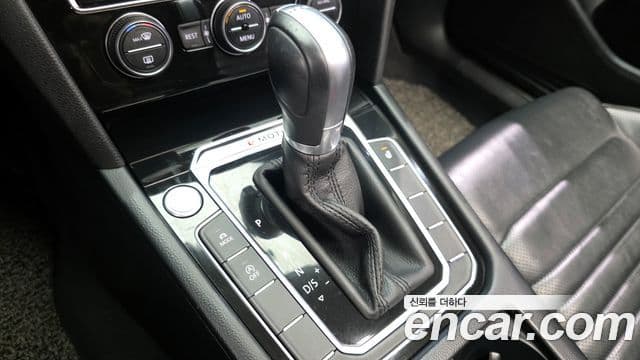Volkswagen Passat GT 2018 — Şəkil 9/20