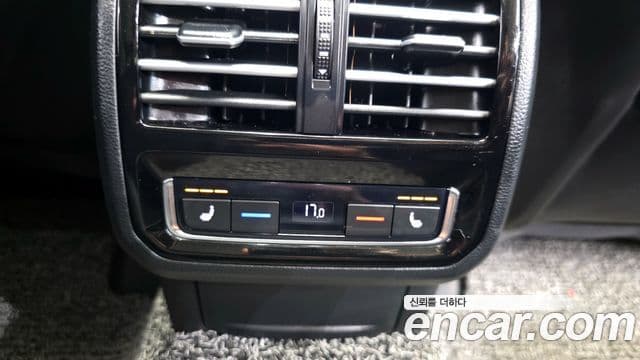Volkswagen Passat GT 2018 — Şəkil 16/20