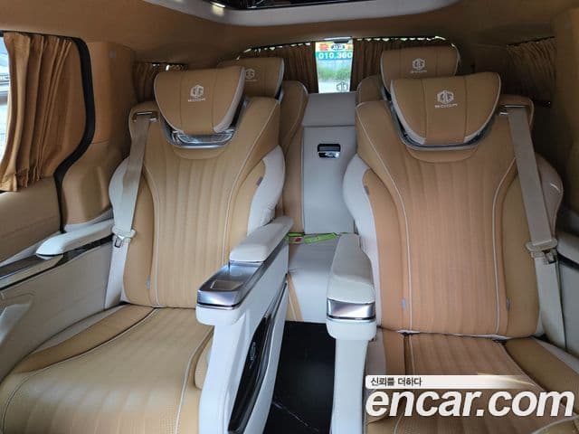 Kia Carnival 2024 — Şəkil 16/18