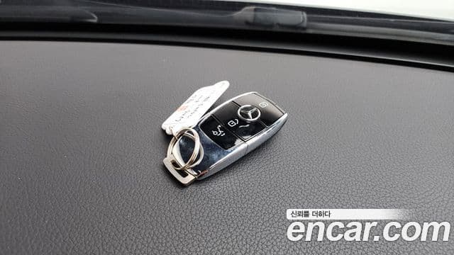 Mercedes-Benz S-Class 2018 — Şəkil 17/20