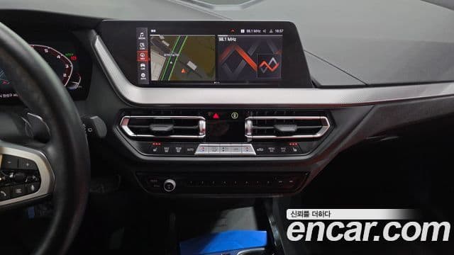 BMW 1 Series 2023 — ფოტო 13/20