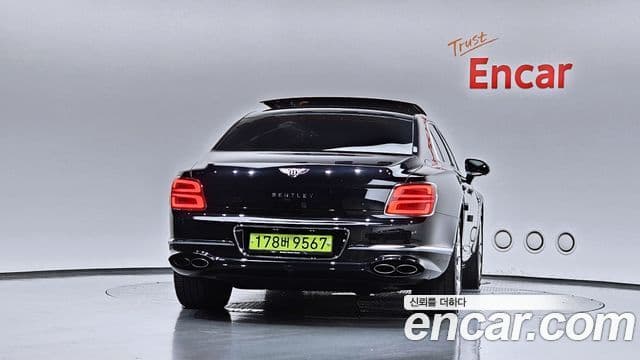 Bentley Flying Spur 2022 — Фото 4/20