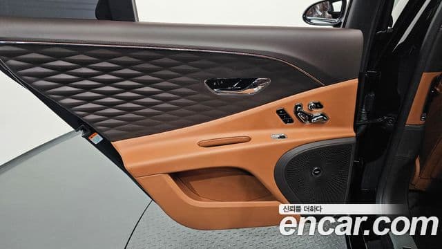 Bentley Flying Spur 2022 — Photo 24/44