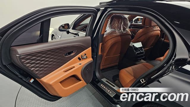Bentley Flying Spur 2022 — Photo 25/44