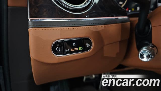 Bentley Flying Spur 2022 — Photo 43/44