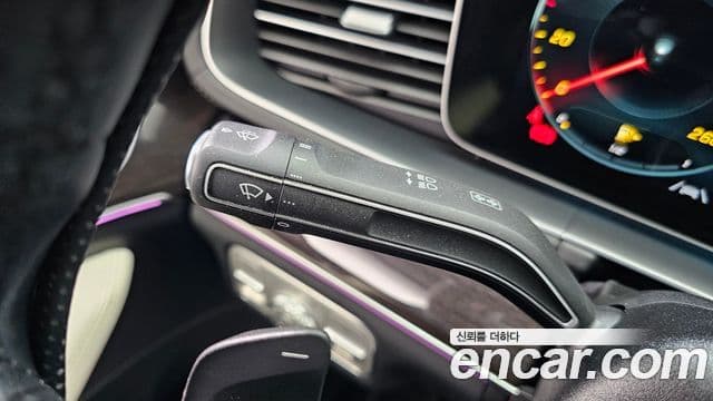 Mercedes-Benz GLE-Class 2021 — ფოტო 33/34