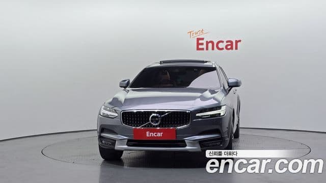 Volvo V90 Cross Country 2019 — Şəkil 11/20
