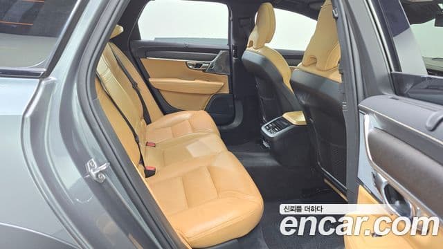 Volvo V90 Cross Country 2019 — Şəkil 16/20