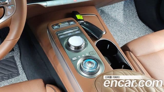 Genesis GV70 2021 — Şəkil 9/20