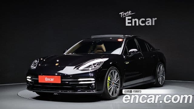 Porsche Panamera 2023 — Photo 23/34