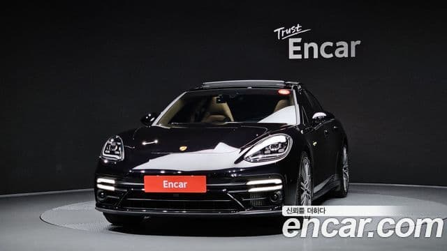 Porsche Panamera 2023 — ფოტო 3/20
