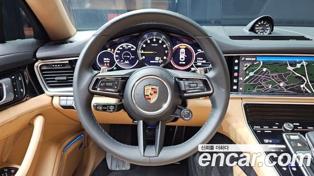 Porsche Panamera 2023 — ფოტო 13/20