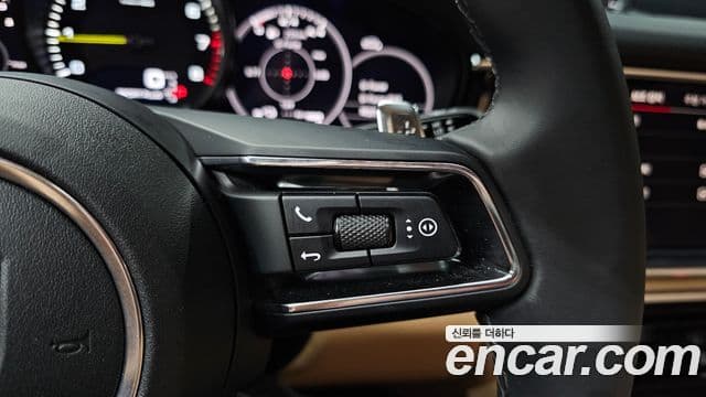 Porsche Panamera 2023 — Şəkil 19/20