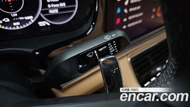 Porsche Panamera 2023 — Photo 28/34