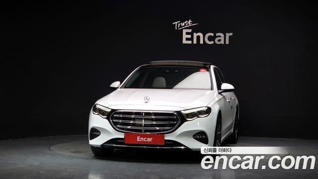 Mercedes-Benz E-Class 2024 — ფოტო 1/20