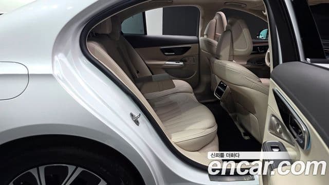 Mercedes-Benz E-Class 2024 — ფოტო 3/20