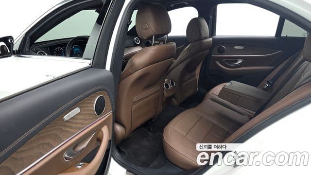 Mercedes-Benz E-Class 2022 — Şəkil 12/20