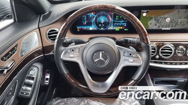 Mercedes-Benz S-Class 2020 — ფოტო 13/20