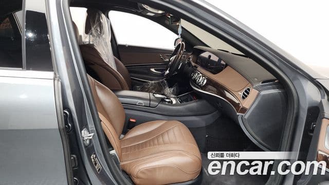Mercedes-Benz S-Class 2020 — Photo 2/36