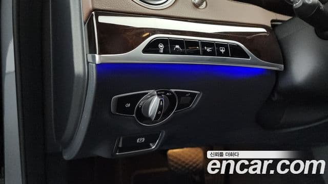 Mercedes-Benz S-Class 2020 — Photo 14/36
