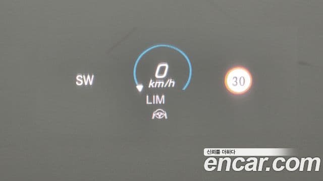 Mercedes-Benz E-Class 2022 — Photo 20/35