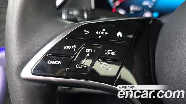 Mercedes-Benz E-Class 2022 — Photo 21/35