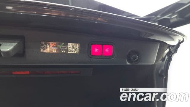 Mercedes-Benz E-Class 2022 — Photo 11/35
