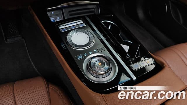 Genesis Electrified G80 2022 — Şəkil 8/20
