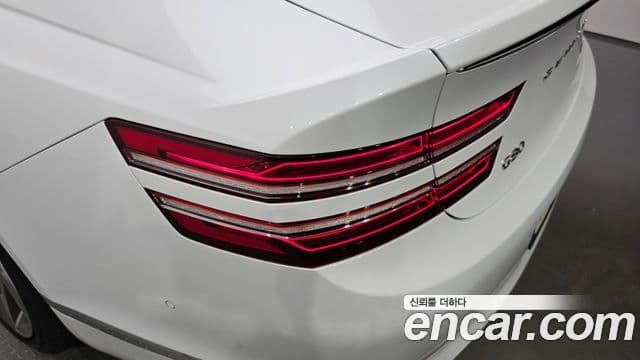 Genesis G80 2022 — ფოტო 23/28