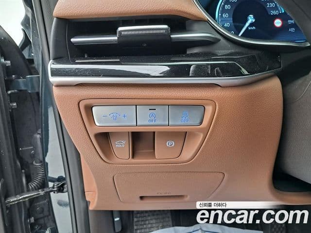 Genesis Electrified G80 2023 — ფოტო 13/20