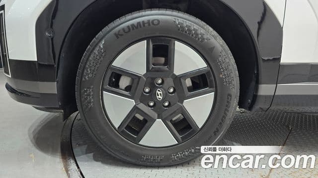Hyundai Santa Fe 2024 — ფოტო 5/20