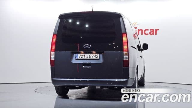 Hyundai Staria 2023 — Фото 4/20