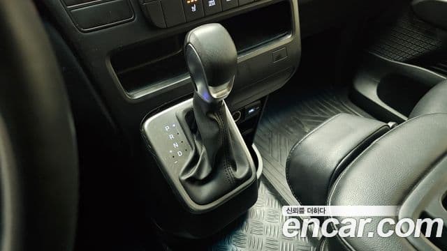 Hyundai Staria 2023 — Фото 9/20