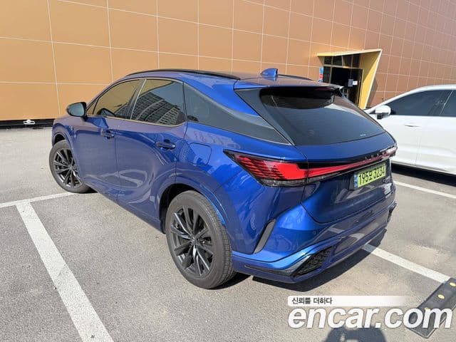 Lexus RX500h 2023 — ფოტო 3/20