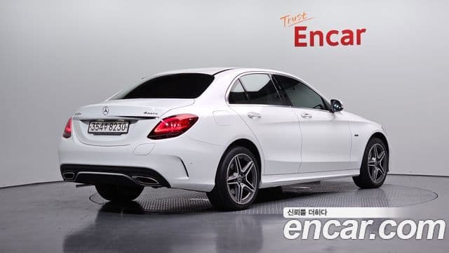 Mercedes-Benz C-Class 2020 — Фото 2/20