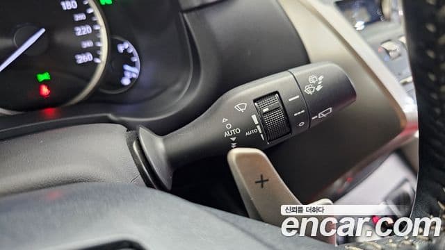 Lexus NX300h 2018 — Photo 6/31