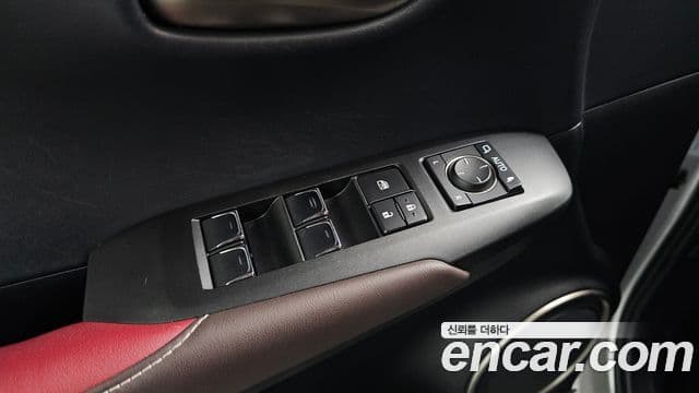 Lexus NX300h 2018 — Photo 4/31