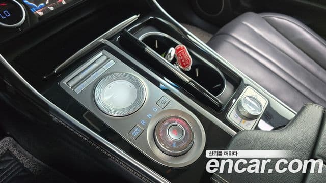 Genesis GV80 2020 — ფოტო 7/20