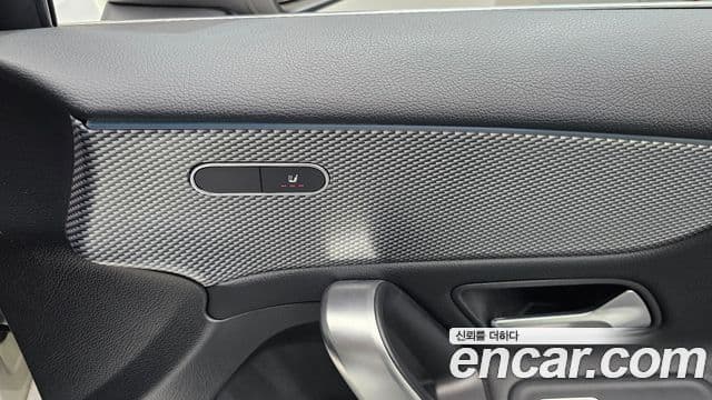 Mercedes-Benz A-Class 2021 — Photo 14/32