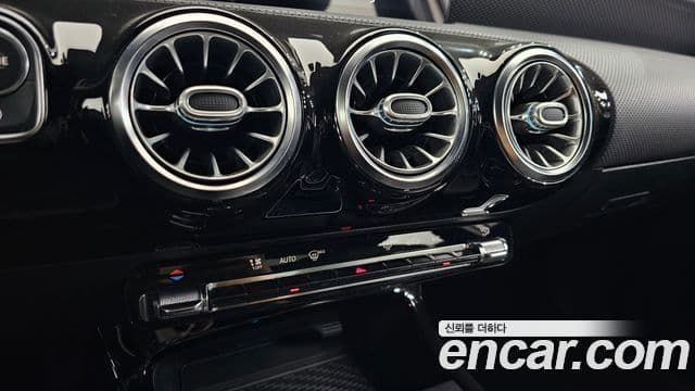 Mercedes-Benz A-Class 2021 — Photo 31/32