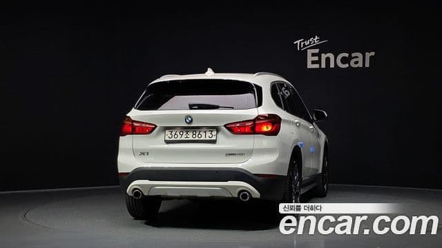 BMW X1 2022 — Фото 4/20