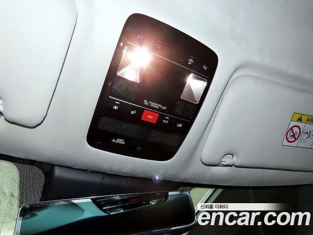 Hyundai Santa Fe 2025 — ფოტო 5/20