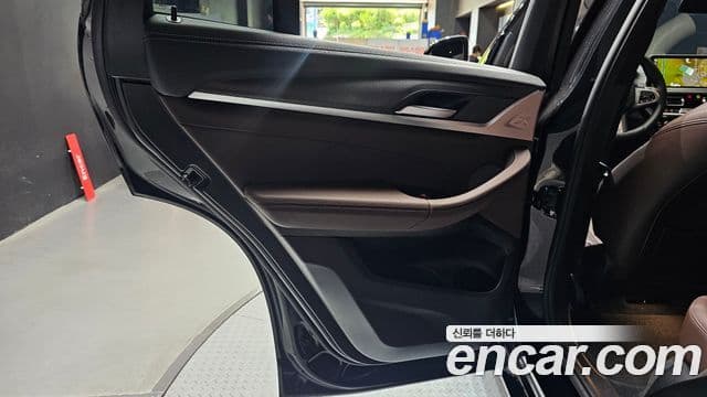 BMW X4 2025 — Photo 15/33