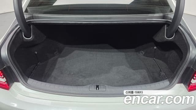Genesis Electrified G80 2022 — Şəkil 17/20