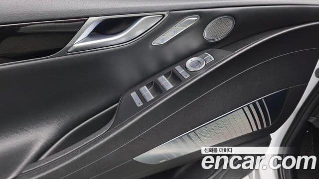 Genesis Electrified G80 2022 — Şəkil 18/20