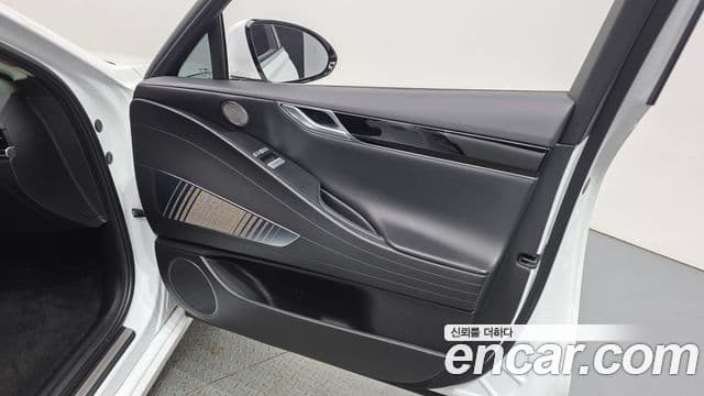 Genesis G80 2022 — Photo 17/39