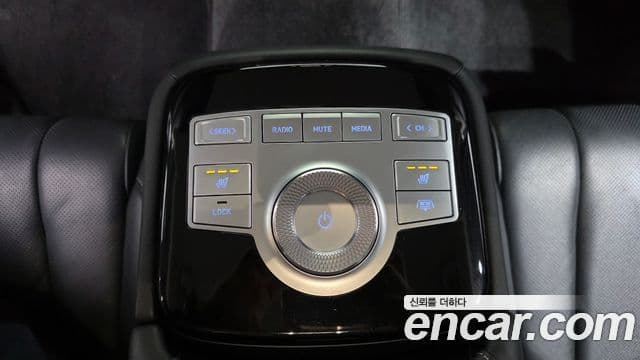 Genesis G80 2022 — Photo 23/39